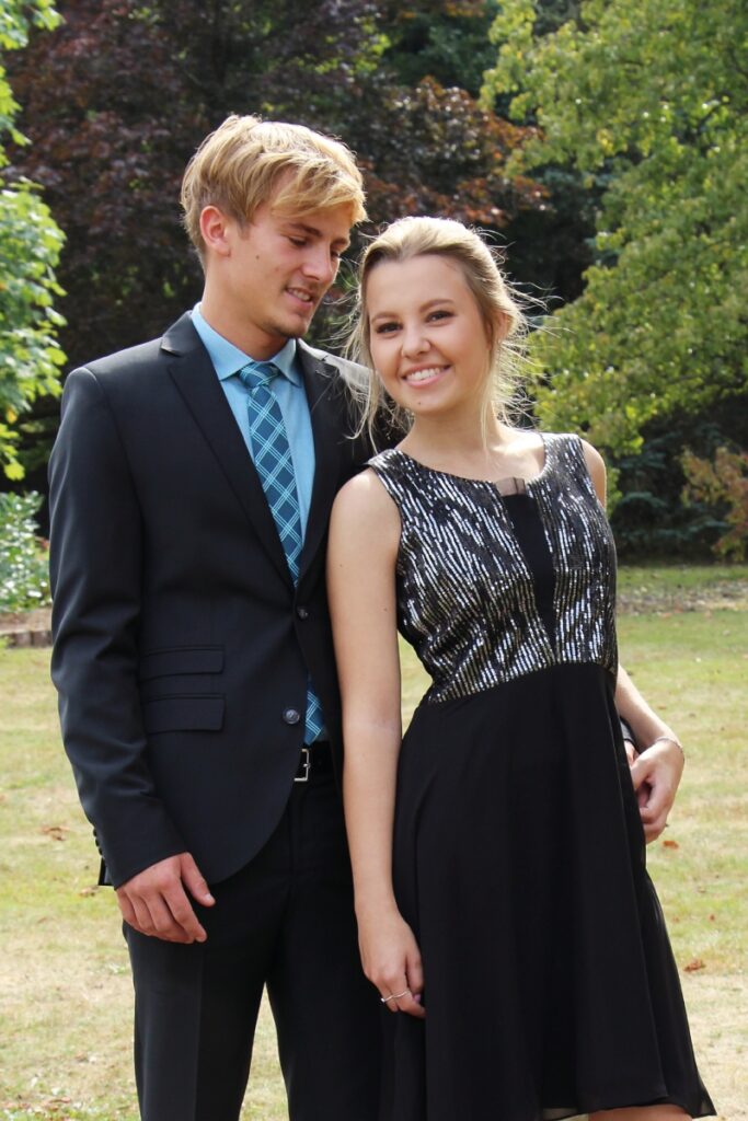 Hochzeitsträume Plauen | Hochzeitskleid | Hochzeitsmode | Heirat Mode | Annette Multhaup | Accessiores Hochzeit | Reinigungsservice Hochzeit | Hochzeitskollektionen | Herrenmode | Brautmode | Festmode | Freie Trauung